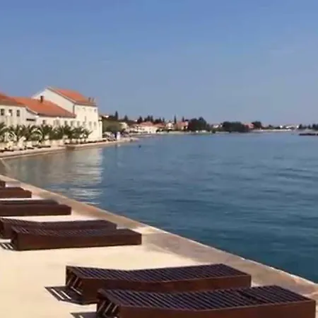 Family House Bacalja Εξοχικό σπίτι *